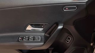 Mercedes-Benz A 250 2022 * Α250e * PLUG IN - HYBRID * AMG LOOK *-thumb-22