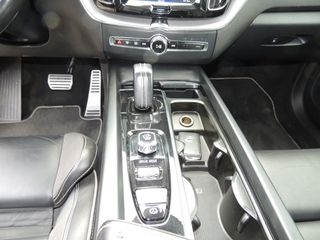 Volvo XC 60 2020 2.0 B4 Hybrid-DIESEL-AWD-"R Design"cam 360*-thumb-30