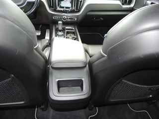 Volvo XC 60 2020 2.0 B4 Hybrid-DIESEL-AWD-"R Design"cam 360*-thumb-32
