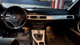 Bmw 320 2010-thumb-8