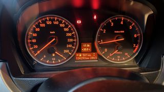 Bmw 320 2010-thumb-11