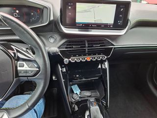 Peugeot 208 2020 GT-thumb-8