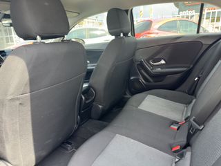 Mercedes-Benz A 160 2018-thumb-28
