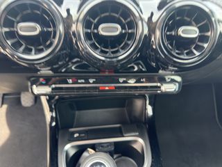 Mercedes-Benz A 160 2018-thumb-21