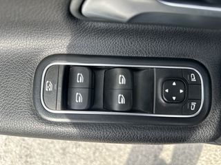 Mercedes-Benz A 160 2018-thumb-31