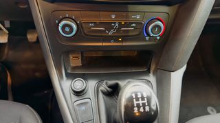 Ford Focus 2016-thumb-30
