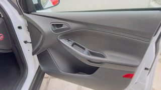 Ford Focus 2016-thumb-45
