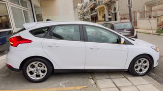 Ford Focus 2016-thumb-2