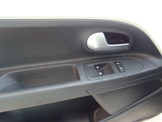 Volkswagen Up 2019-thumb-16