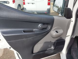 Nissan NV 200 2017-thumb-22