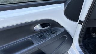 Volkswagen Up 2017-thumb-18