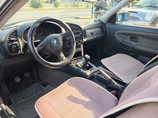 Bmw 318 1993 is Coupe / 2
