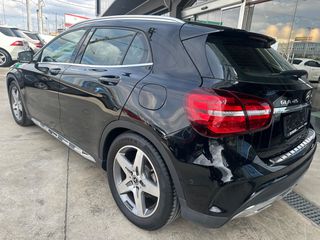 Mercedes-Benz GLA 180 2019 AMG PACKET-thumb-6