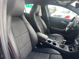 Mercedes-Benz GLA 180 2019 AMG PACKET-thumb-14