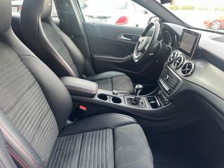 Mercedes-Benz GLA 180 2019 AMG PACKET-thumb-15