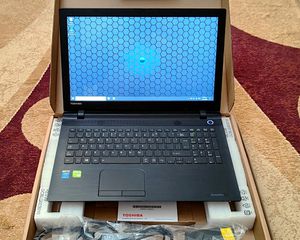 Toshiba Satellite C55-C-1KP-thumb-1