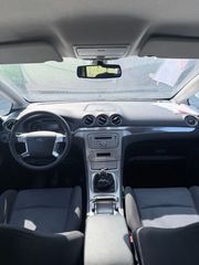 Ford S-Max 2010-thumb-5