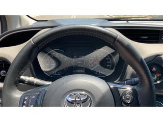 Toyota Yaris 2019 VAN-thumb-10