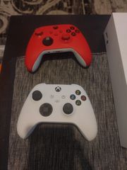 Μεταχειρισμένο xbox series s σε πολύ καλή κατάσταση με 2 controller  και account που περιέχει mortal combat 11 με όλα τα packs και κάποια ακόμα games