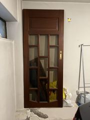πόρτα μασίφ μαόνι
