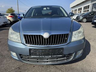 Skoda Octavia 2010 1,4-thumb-2