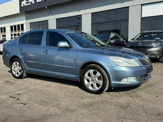 Skoda Octavia 2010 1,4-thumb-4