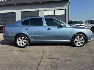Skoda Octavia 2010 1,4-thumb-6