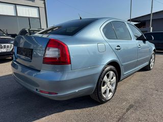 Skoda Octavia 2010 1,4-thumb-9