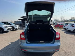 Skoda Octavia 2010 1,4-thumb-10