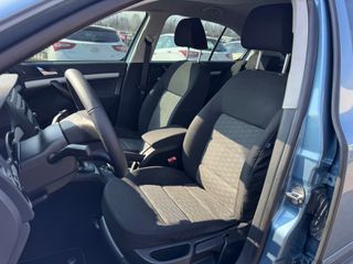 Skoda Octavia 2010 1,4-thumb-18