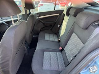 Skoda Octavia 2010 1,4-thumb-20