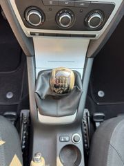 Skoda Octavia 2010 1,4-thumb-23