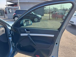 Skoda Octavia 2010 1,4-thumb-27
