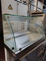 Θερμαινόμενη βιτρίνα με ισχύ 900Watt. ΚΩΔΙΚΟΣ 2026.006.0060
