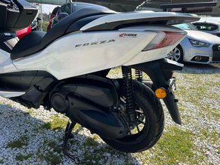 Honda Forza 300 2014-thumb-6