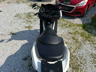 Honda Forza 300 2014-thumb-9