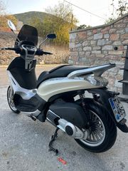 Piaggio Beverly 300i 2013-thumb-9