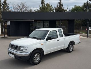 Nissan Navara 2000