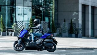 Yamaha XMAX 300 2025 ΜΕΓΑΛΗ ΠΡΟΣΦΟΡΑ: ΜΕΙΩΣΗ 360€ & 500€ ΔΩΡΟ ΕΩΣ 84 ΜΗΝΕΣ ΔΩΡΕΑΝ-thumb-8