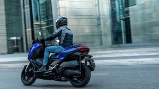 Yamaha XMAX 300 2025 ΜΕΓΑΛΗ ΠΡΟΣΦΟΡΑ: ΜΕΙΩΣΗ 360€ & 500€ ΔΩΡΟ ΕΩΣ 84 ΜΗΝΕΣ ΔΩΡΕΑΝ-thumb-9