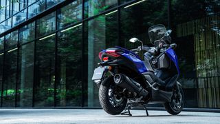 Yamaha XMAX 300 2025 ΜΕΓΑΛΗ ΠΡΟΣΦΟΡΑ: ΜΕΙΩΣΗ 360€ & 500€ ΔΩΡΟ ΕΩΣ 84 ΜΗΝΕΣ ΔΩΡΕΑΝ-thumb-13