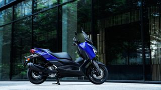 Yamaha XMAX 300 2025 ΜΕΓΑΛΗ ΠΡΟΣΦΟΡΑ: ΜΕΙΩΣΗ 360€ & 500€ ΔΩΡΟ ΕΩΣ 84 ΜΗΝΕΣ ΔΩΡΕΑΝ-thumb-15