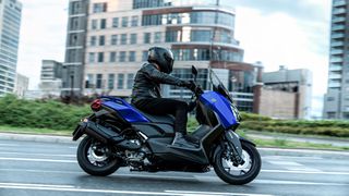 Yamaha XMAX 300 2025 ΜΕΓΑΛΗ ΠΡΟΣΦΟΡΑ: ΜΕΙΩΣΗ 360€ & 500€ ΔΩΡΟ ΕΩΣ 84 ΜΗΝΕΣ ΔΩΡΕΑΝ-thumb-20