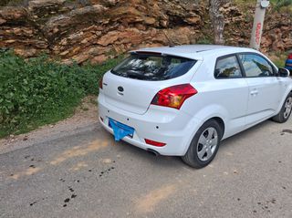Kia ProCeed / pro_cee'd 2010-thumb-3
