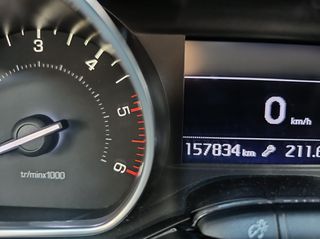 Peugeot 2008 2016 1.6 Blue-HDi-thumb-14