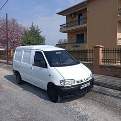 Κλούβα Nissan 2003 Vanette -Cargo + ένα κόκκινο για ανταλλακτικά