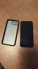 iphone 16e-thumb-9