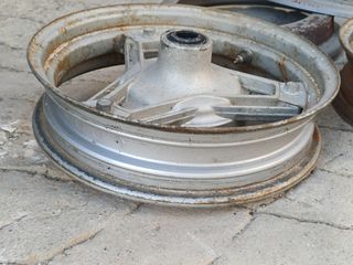 Γνήσιοι Τροχοί-Ζάντες εμπρός & πίσω Honda Chally με ταμπουρα κιθάρες κέντρα σιαγόνες