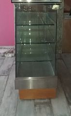 Γυάλινη βιτρίνα-thumb-1