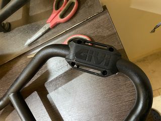 Κάγκελο Δεξί από Tracer 900 Givi